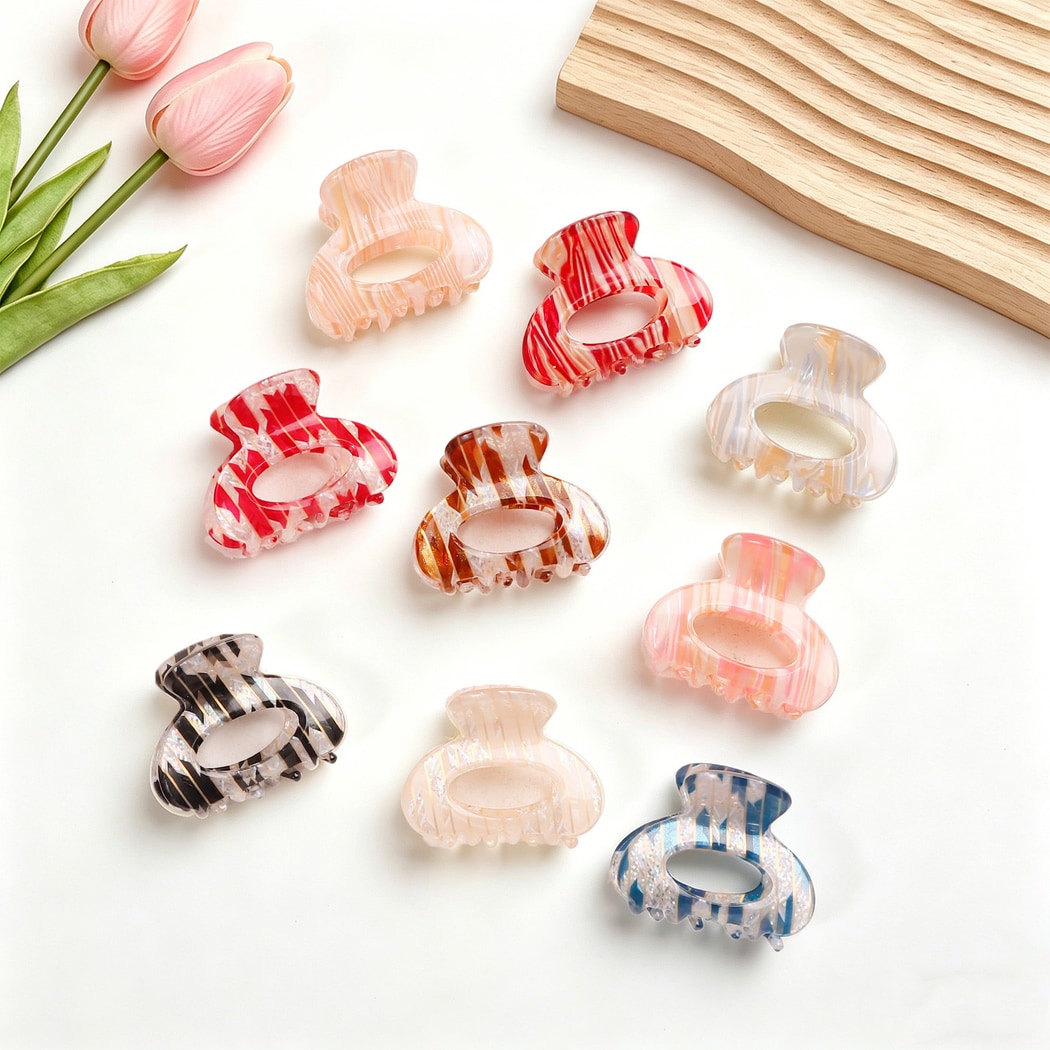 Beau - Glossy Striped Openwork Claw Clip