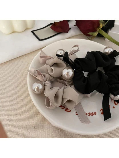 Gifty - Cute Satin Bow Scrunchie