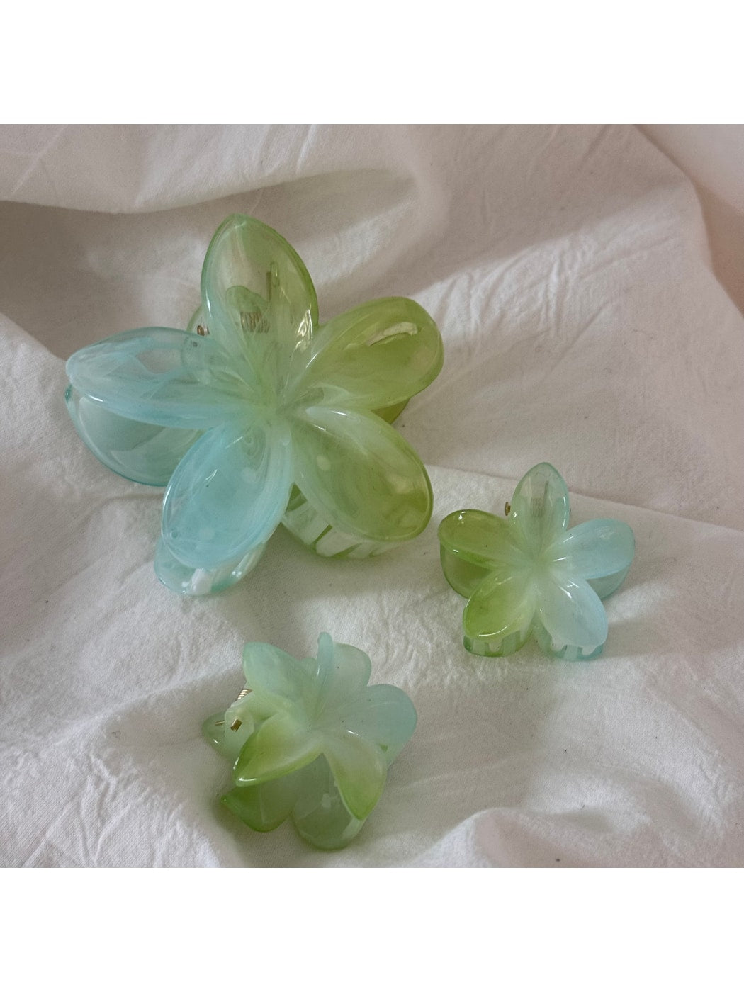 Beau - Glossy Jelly Finish Flower Star Claw Clip