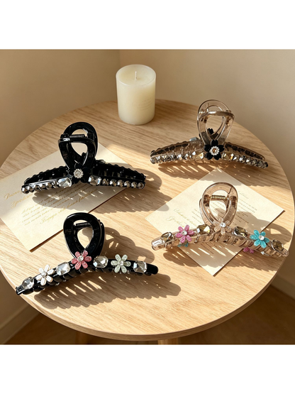 Beau - Floral Detail Plastic Hair Claw Clip