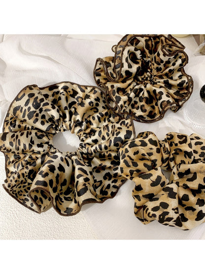 Gifty - Leopard Print Scrunchie Hair Ties