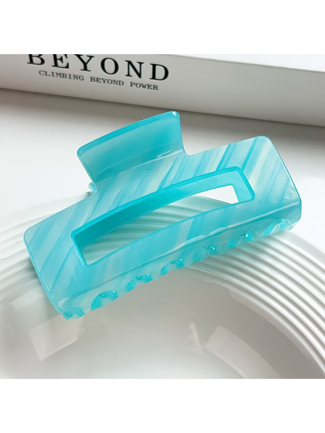Beau - Geometric Hollow Acrylic Claw Hair Clip