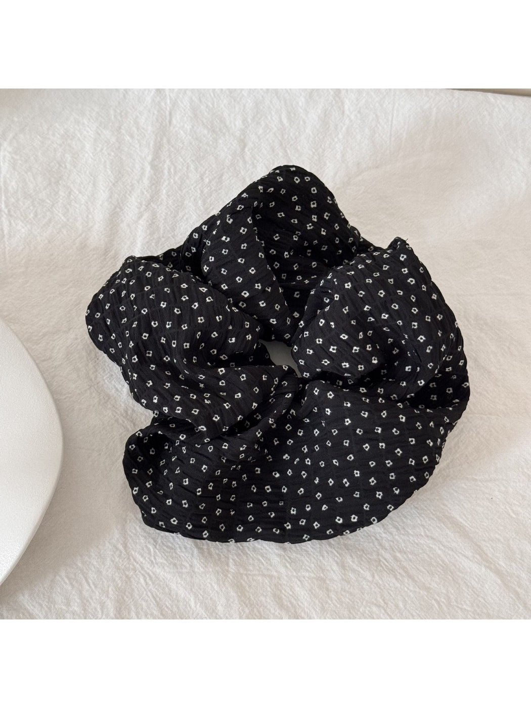Gifty - Pleated Polka Dot Fabric Scrunchie Hair Tie