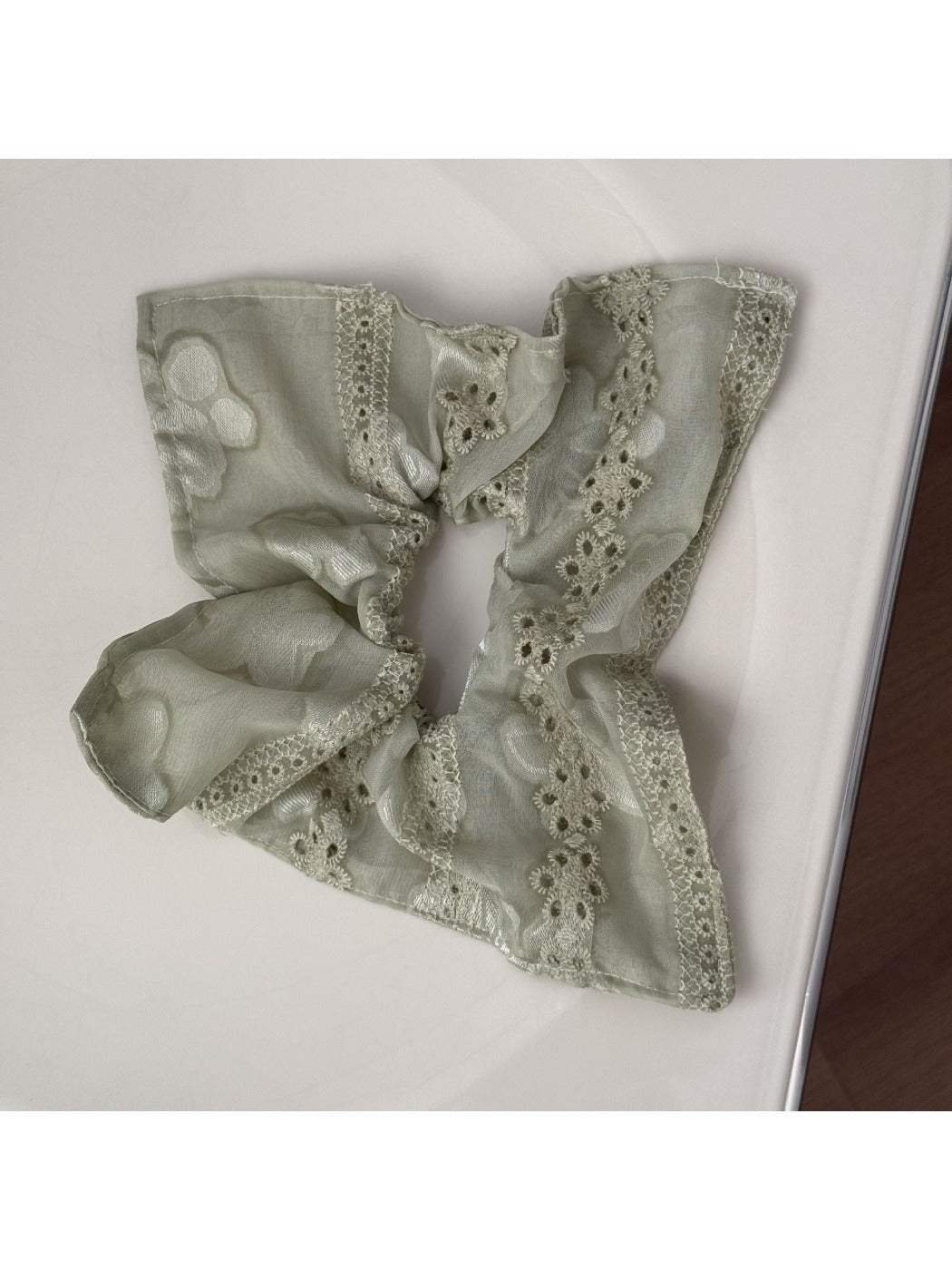 Gifty - Soft Scrunchie Hair Tie