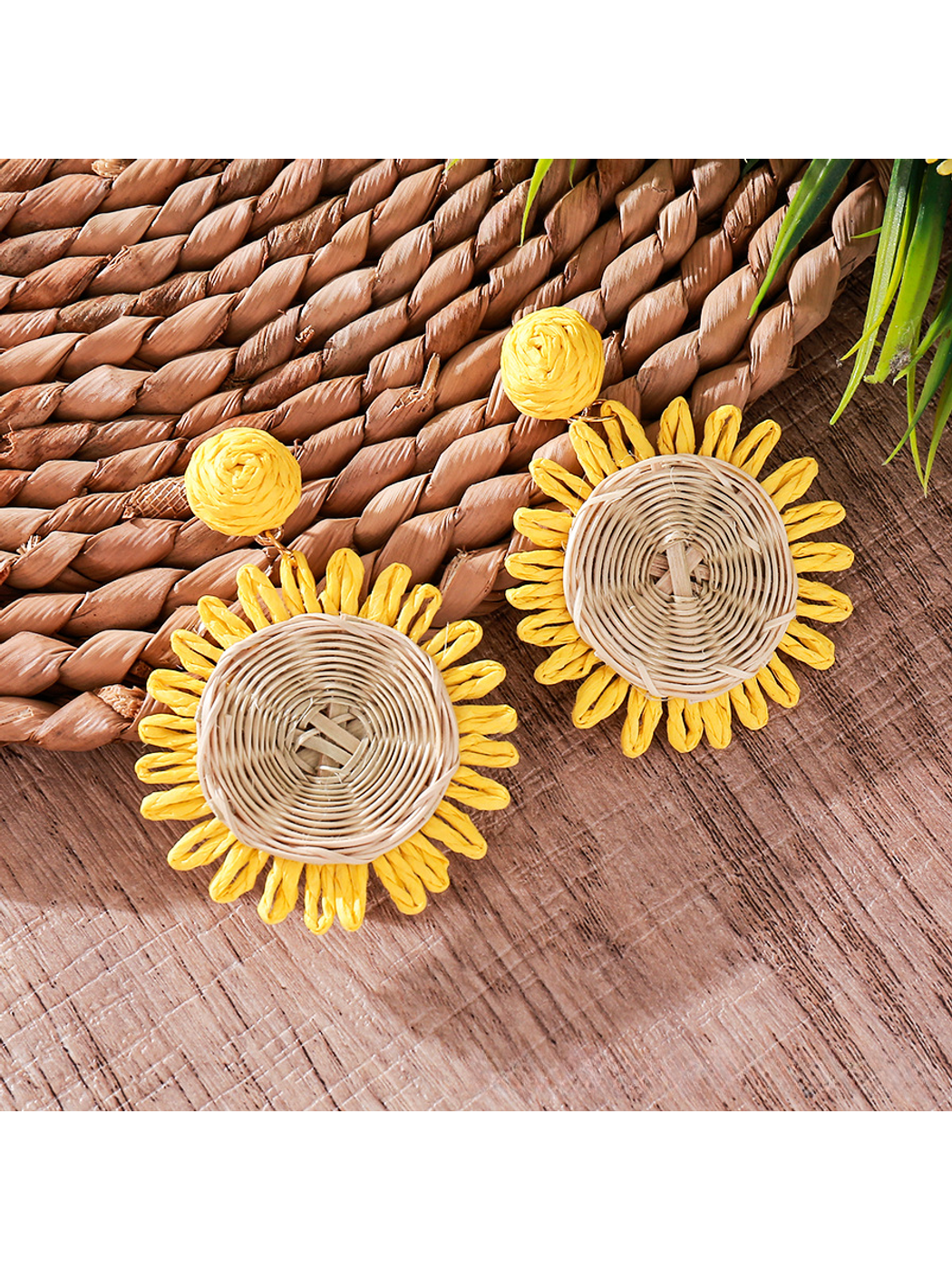 Earedge - Bohemian Round Geometric Raffia Earrings