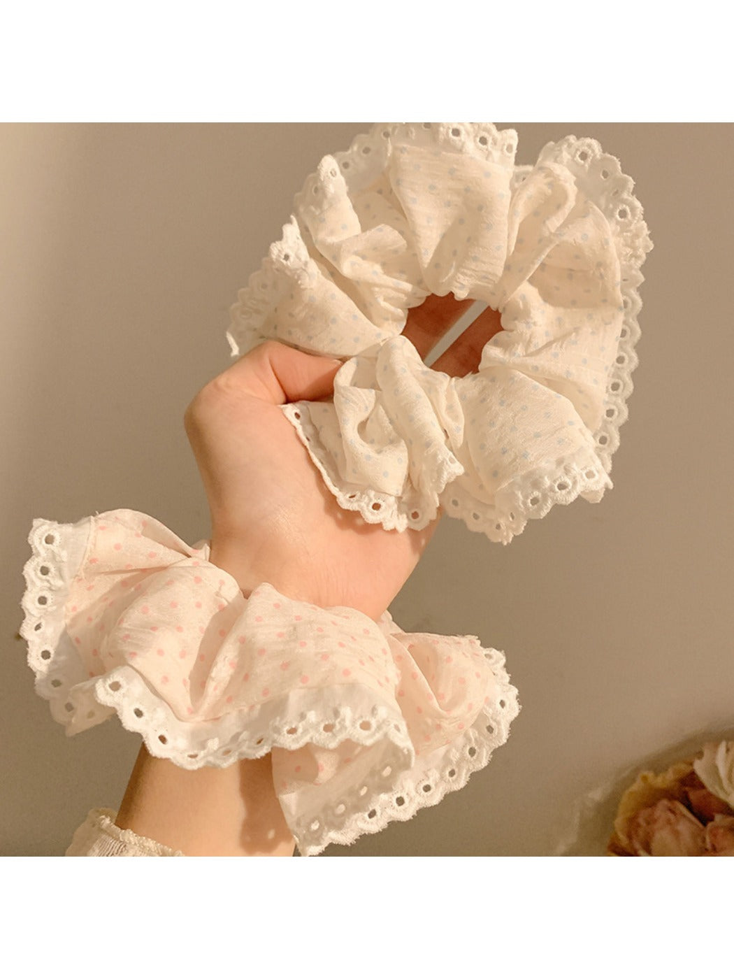 Gifty - Polka Dot Lace Trim Scrunchie