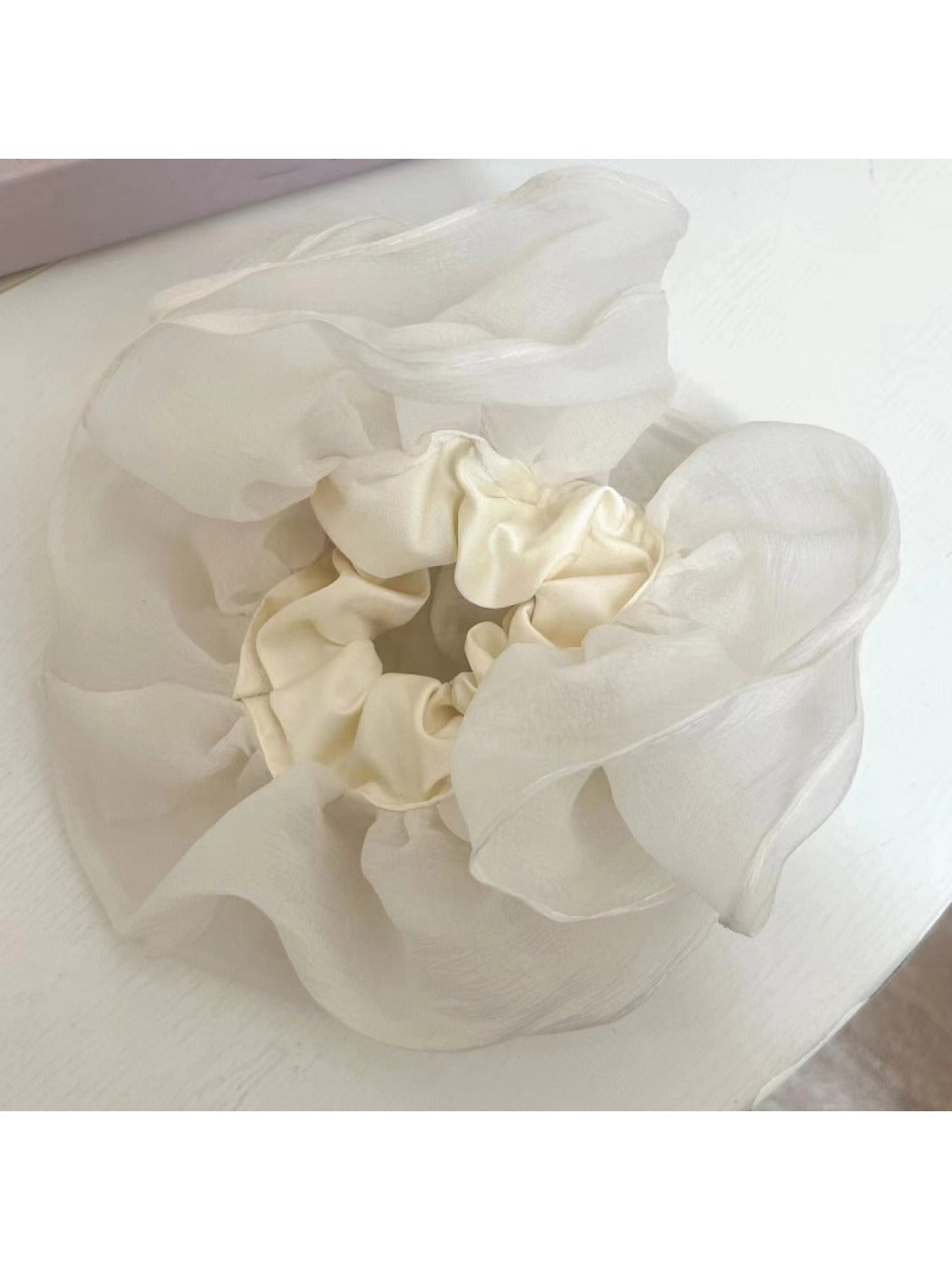 Gifty - Fluffy Net Tulle Scrunchie