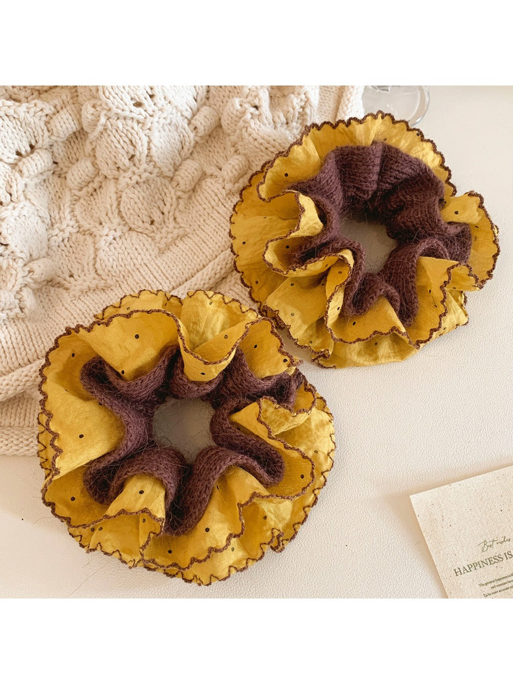 Gifty - Yellow Polka Dot Knitted Scrunchie