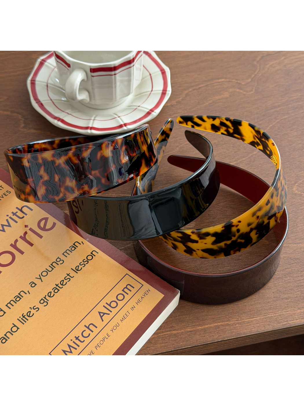 Side view of Gifty wide geometric headband highlighting thickness and pattern