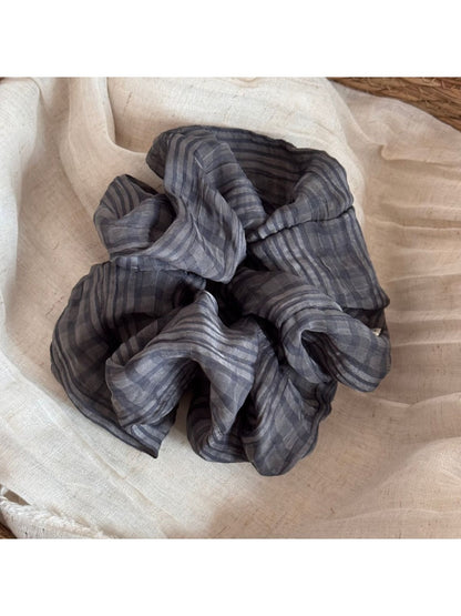 Gifty minimalist scrunchie displayed on a white background