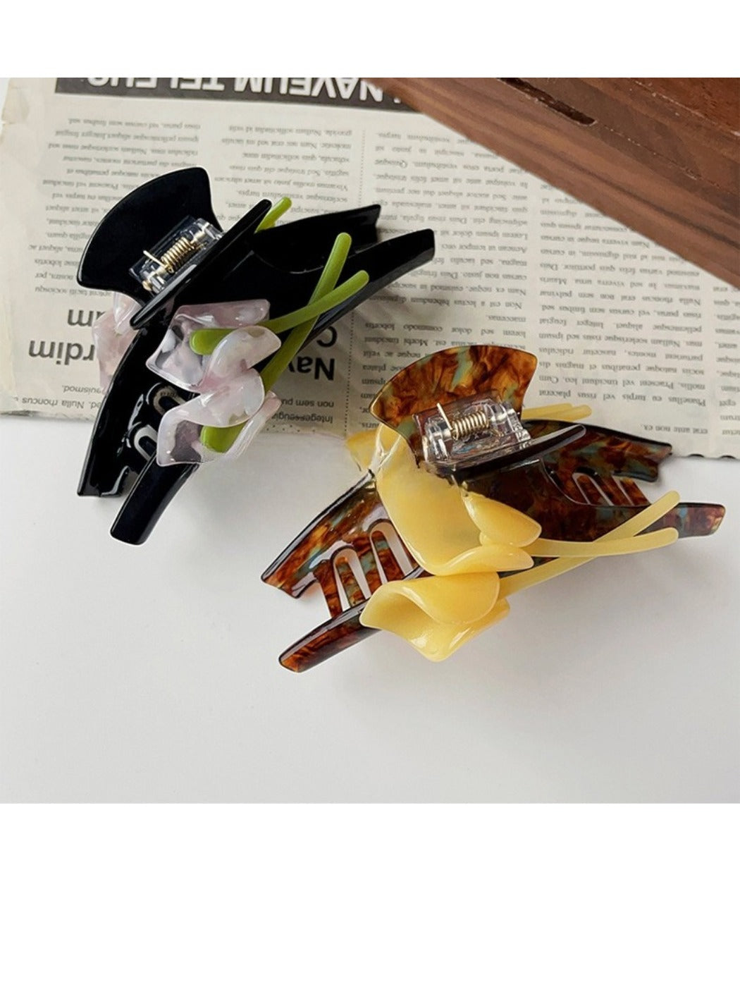 Beau - Minimalist Calla Lily Hair Claw Clip