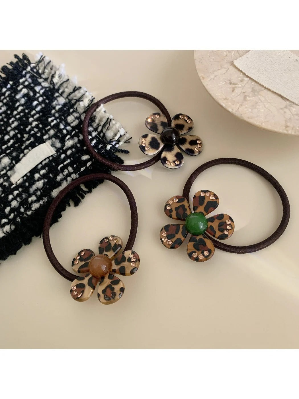 Gifty - Leopard Floral Hair Tie