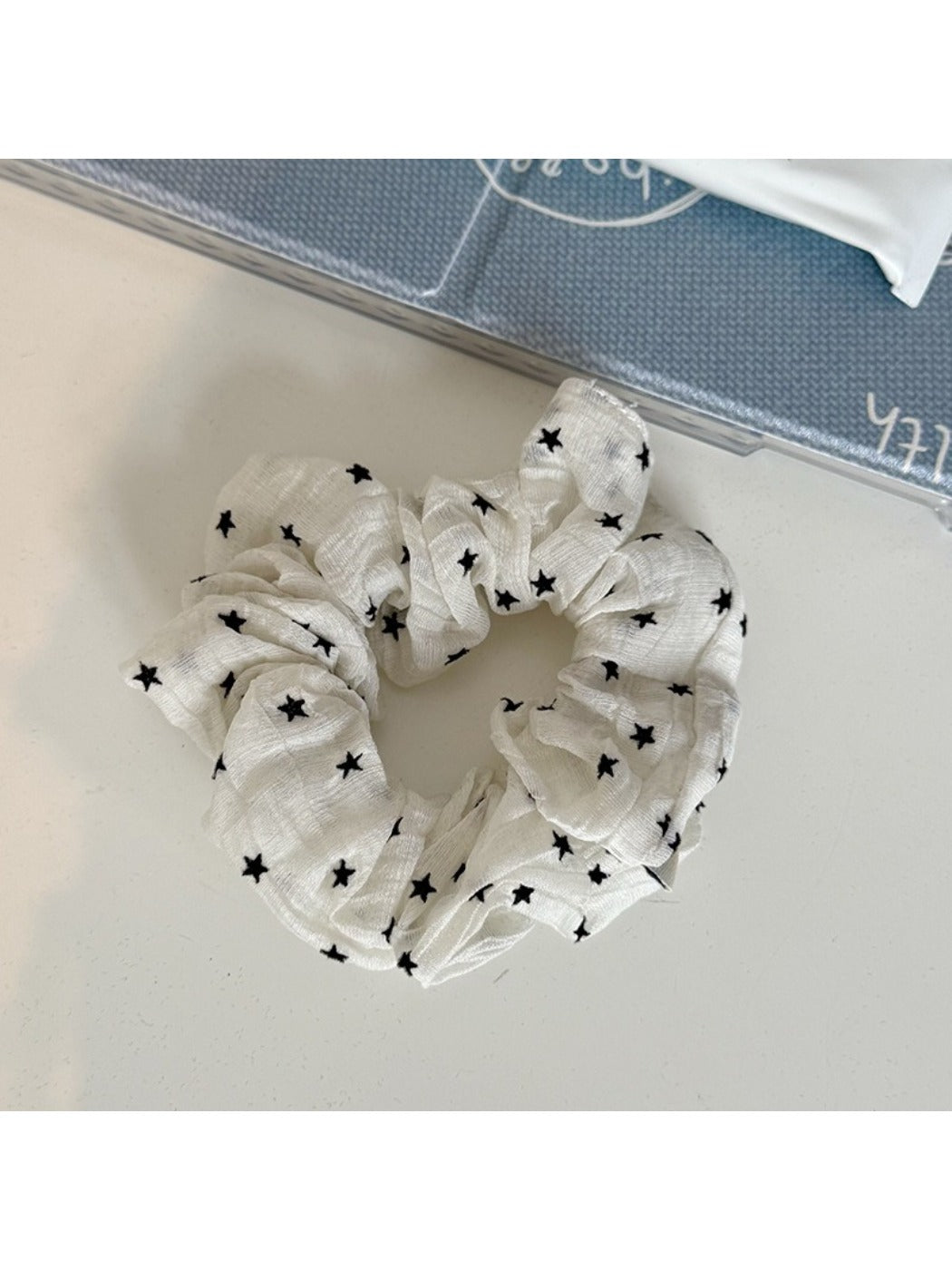 Gifty - Elegant Star Pattern Ruffle Scrunchie