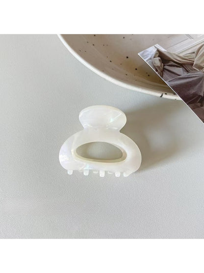 Beau - Hollowed Out Oval Shaped Claw Clip