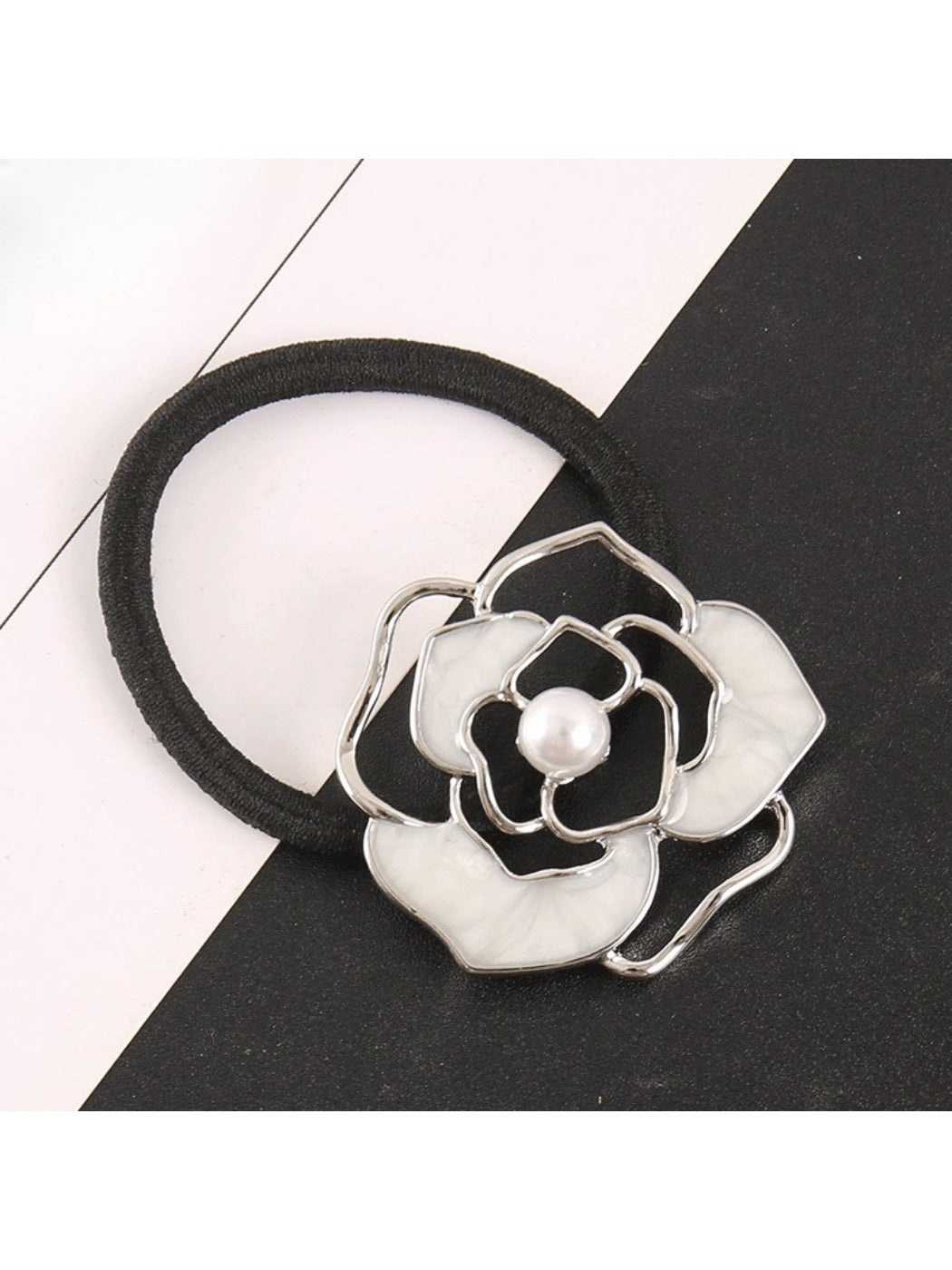 Gifty - Hollow Flower-Shaped Hair Tie