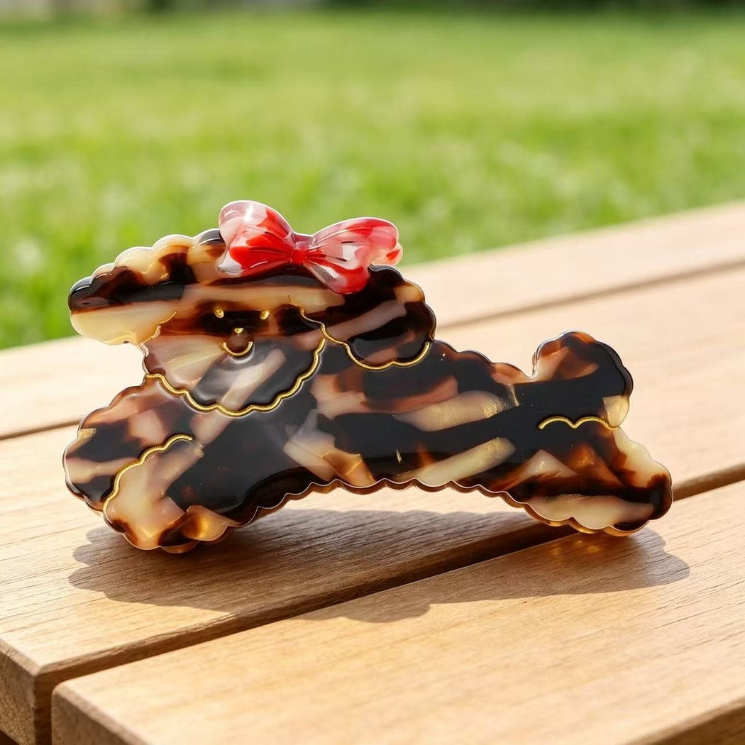 Beau - Bow Dog Design Scalloped Claw Clip