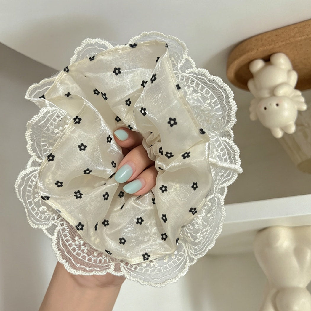 Gifty - Polka Dot Floral Lace Fabric Scrunchie