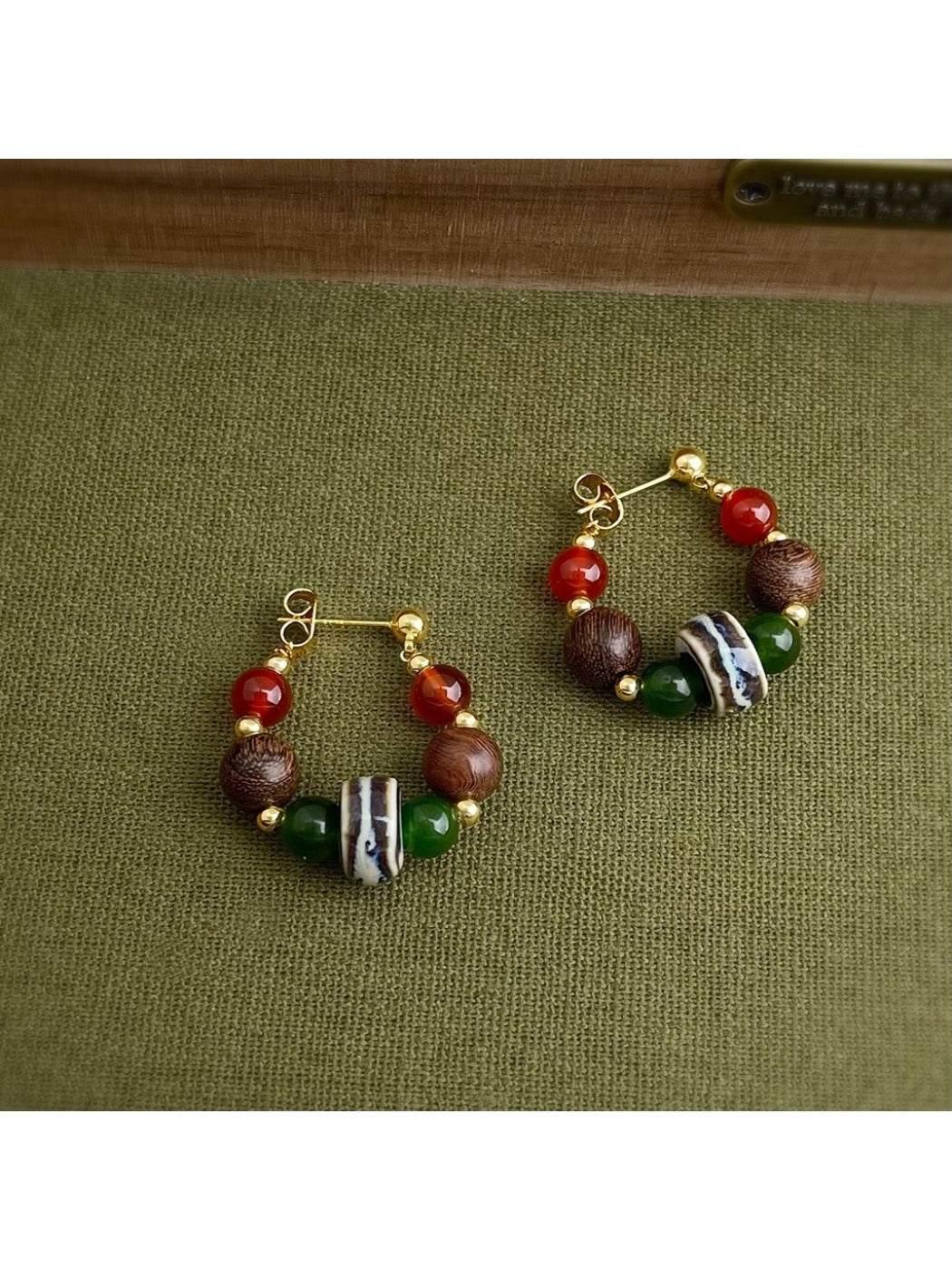 Earedge - Elegant Vintage Beaded Earrings