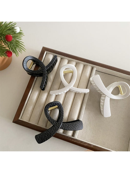 Beau - Black and White Crisscross Hair Claw Clip