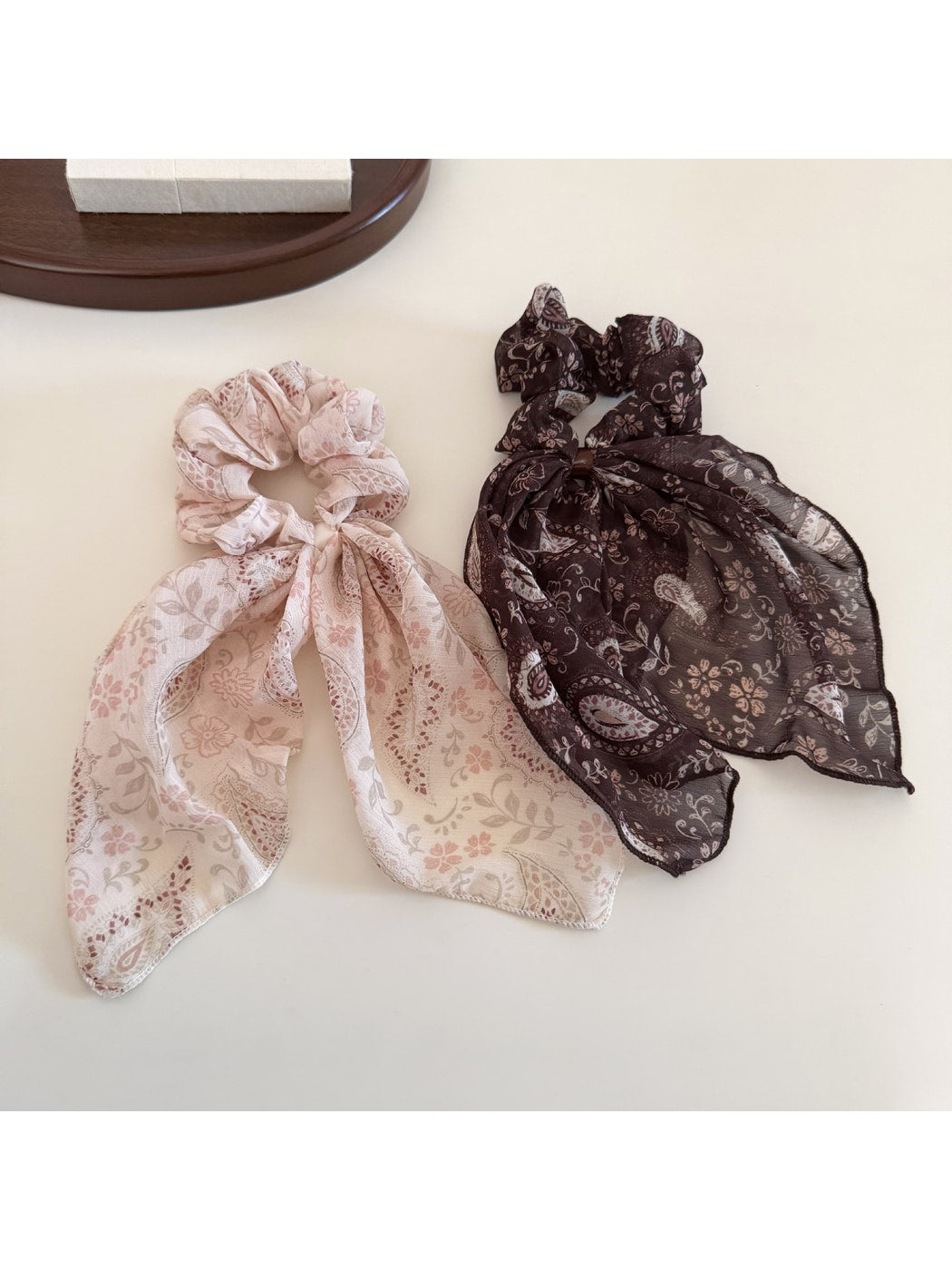Gifty - Paisley Ribbon Tail Polyester Scrunchie