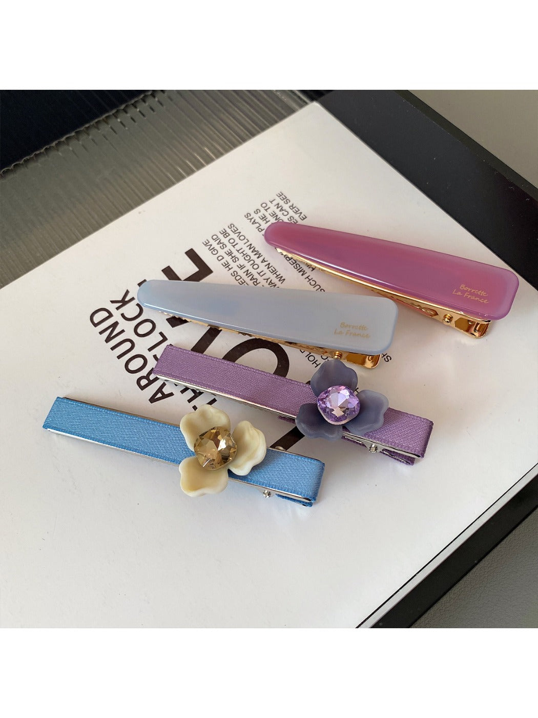 Beau - Elegant Flower Oval Hair Clip
