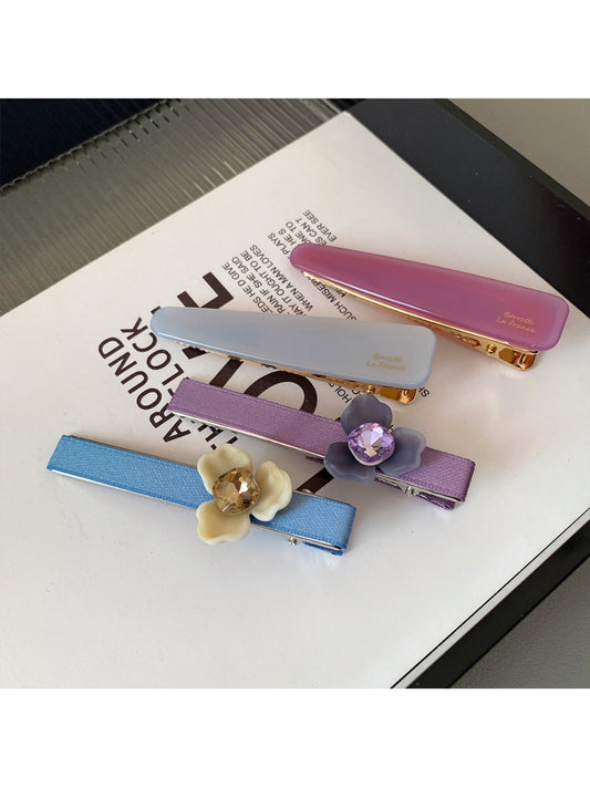 Beau - Elegant Flower Oval Hair Clip