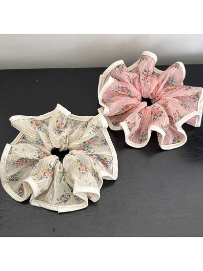 Gifty - Floral Scrunchie Hair Tie for Women