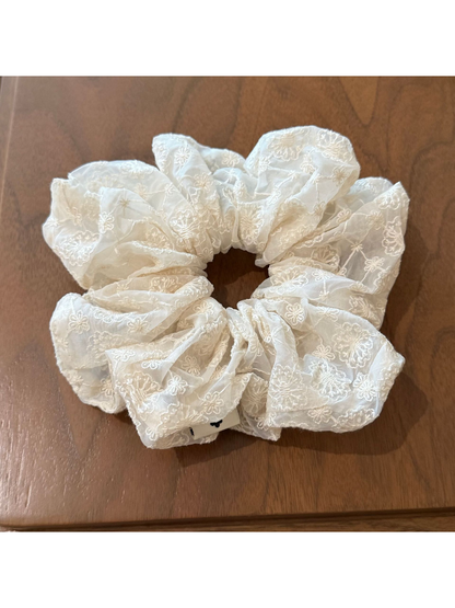 Gifty - Floral Lace Layered Oversized Scrunchie