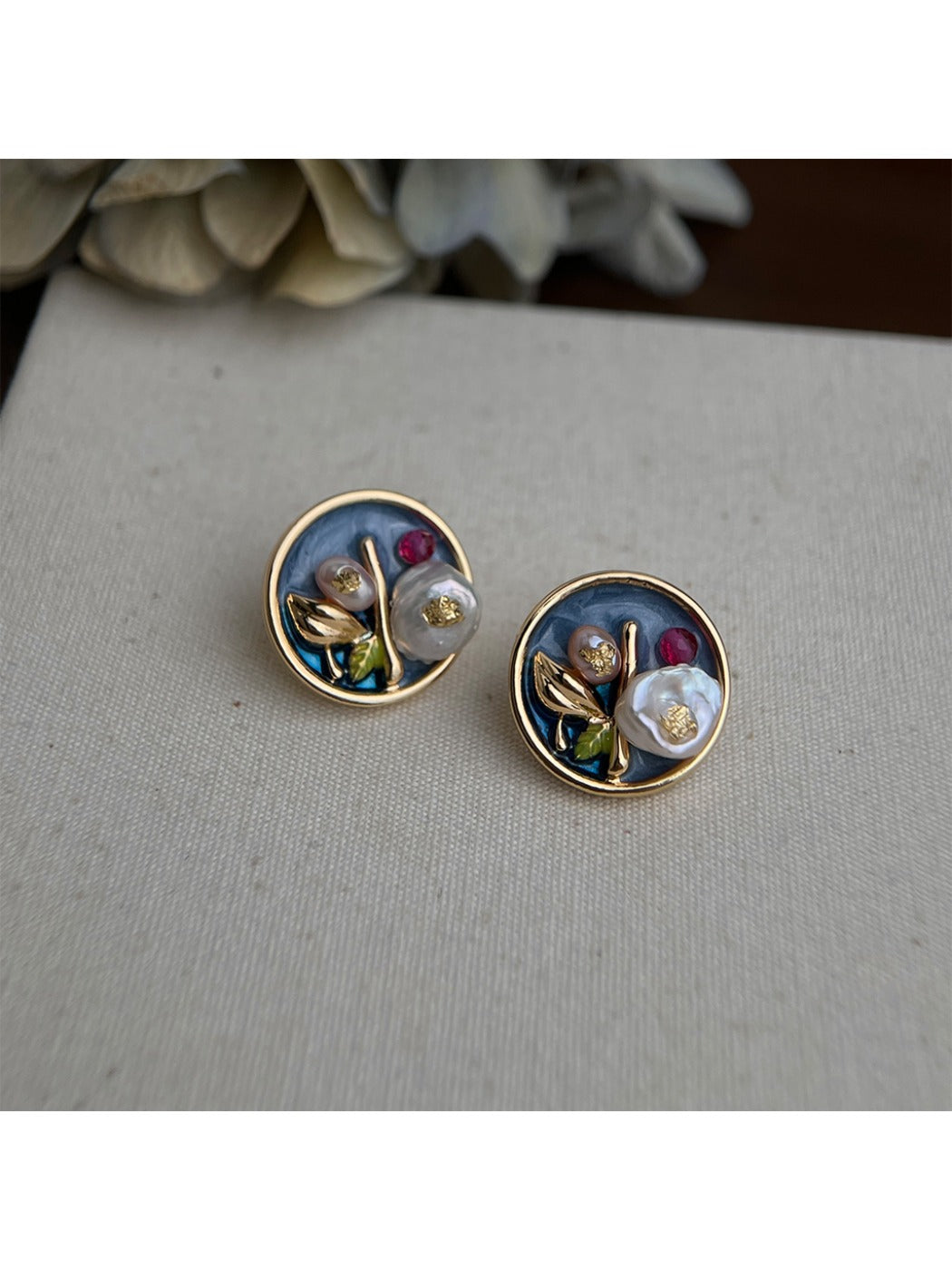 Earedge - Retro Floral Relief Earrings