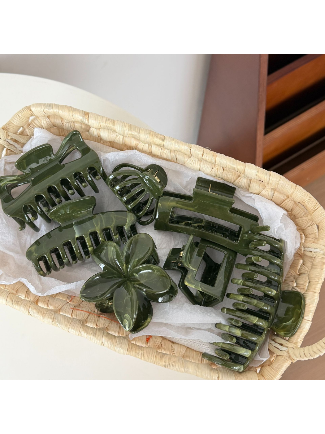 Beau - Marbled Gloss Finish Shape Hair Clip
