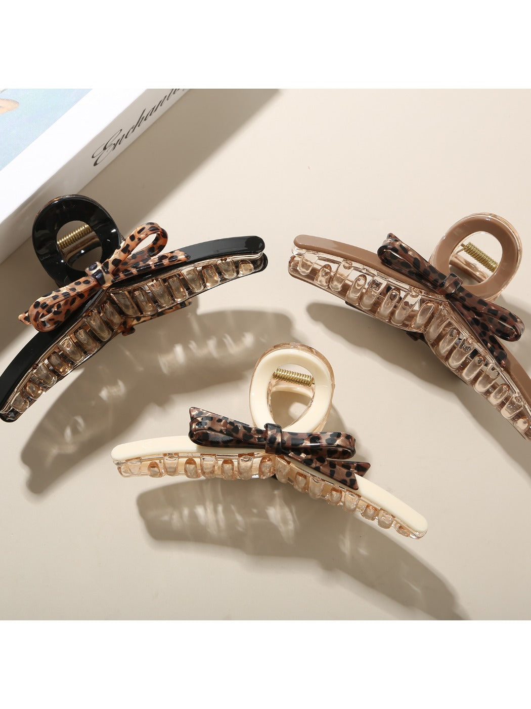 Beau - Vintage Style Criss Cross Claw Clip