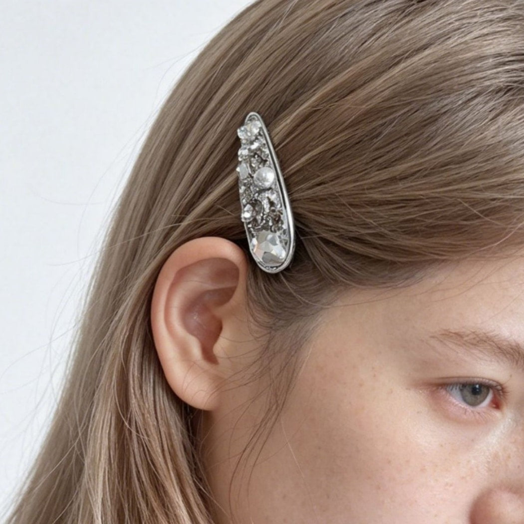 Beau - Minimal Sparkly Geometric Hair Clip