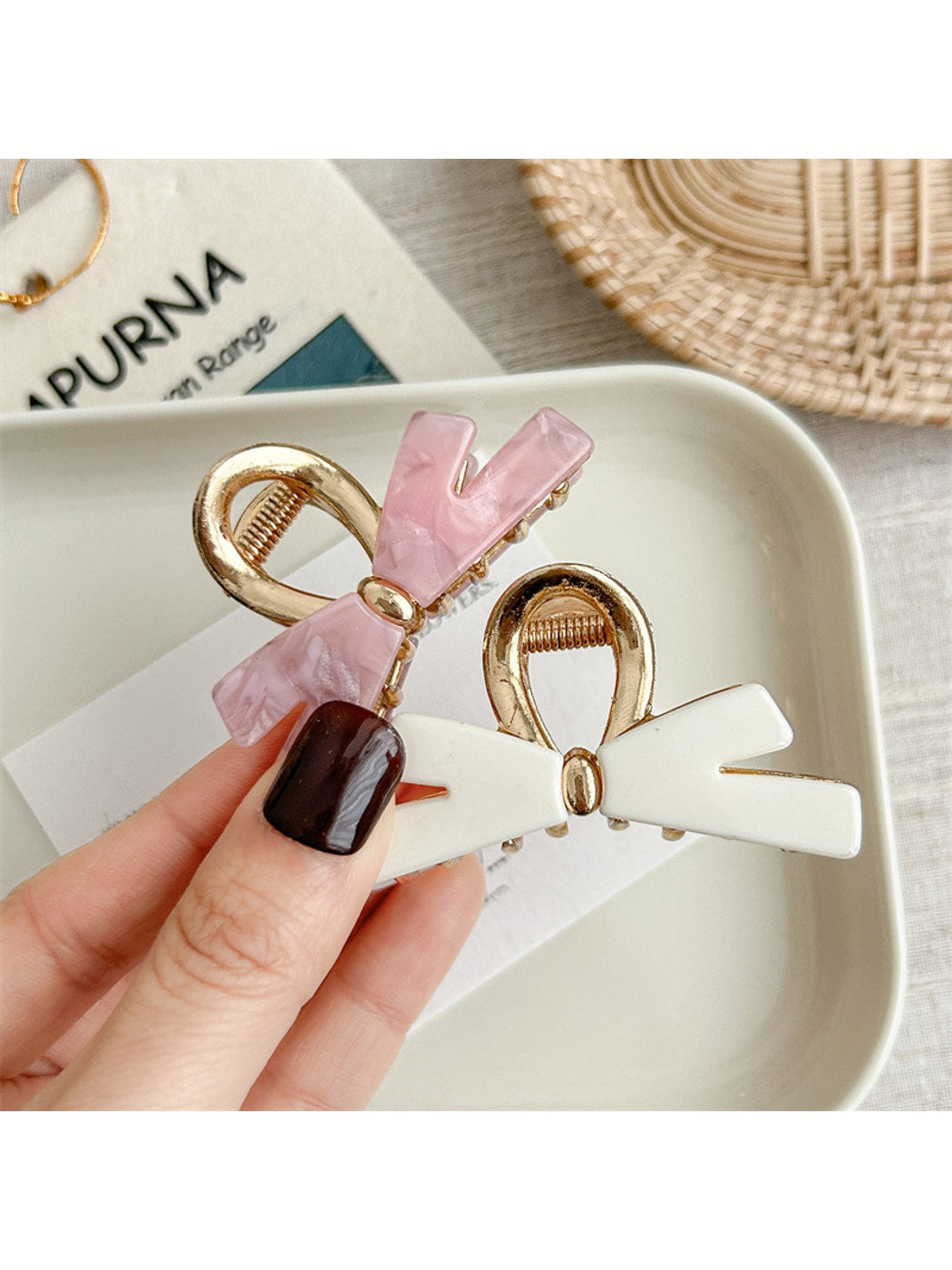 Beau - Geometric Bow Accent Hair Claw Clip