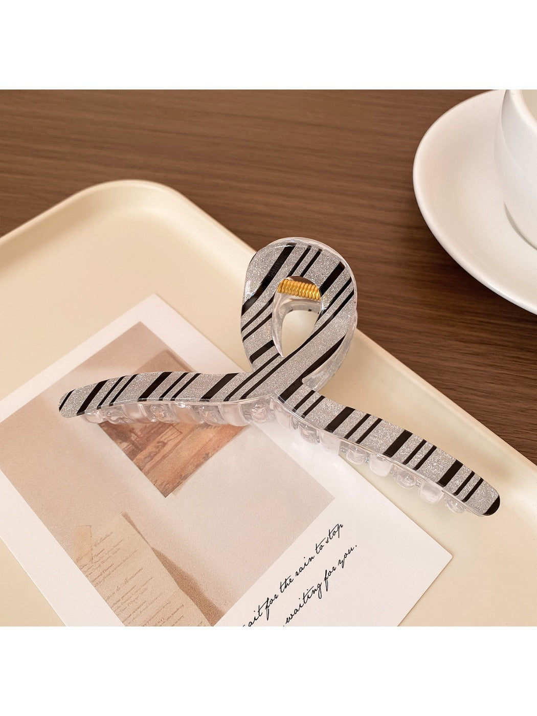 Beau - Transparent Grid Hair Clip