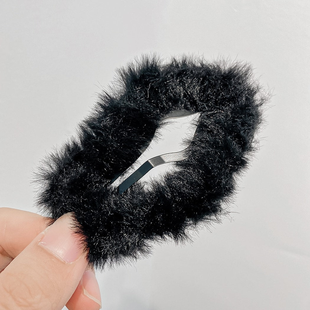 Beau - Openwork Cloud Shape Plush Hair Clip