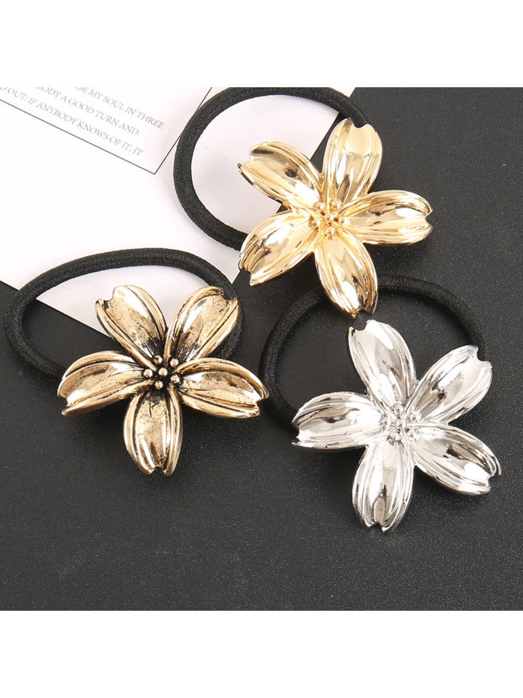 Gifty - Textured Flower Hair Tie