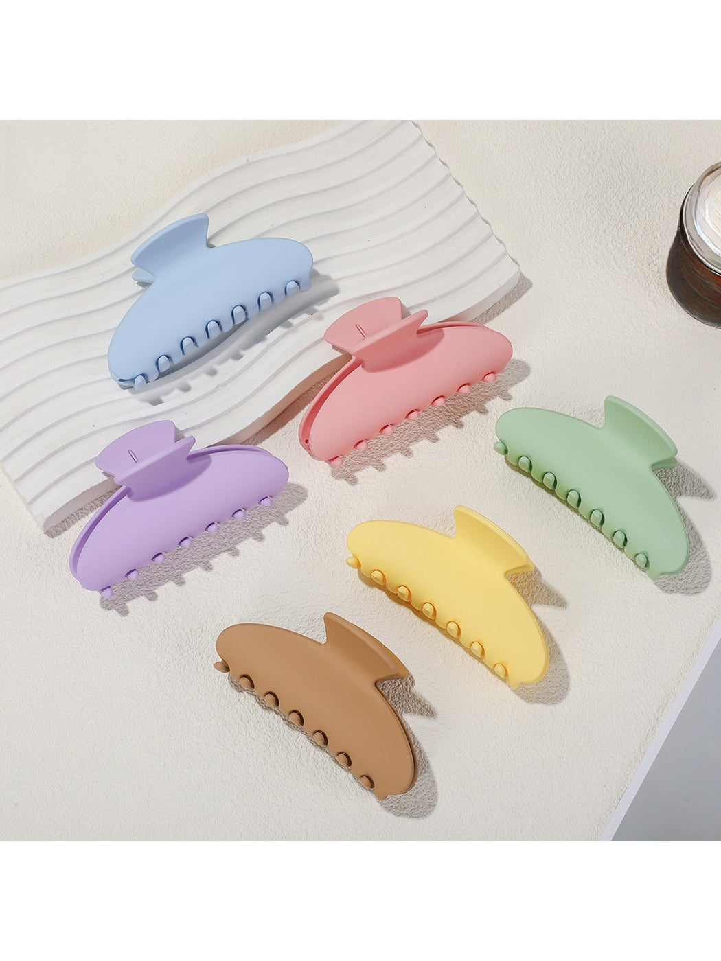 Beau - Matte Plastic Oval Shape Hair Styling Claw Clip