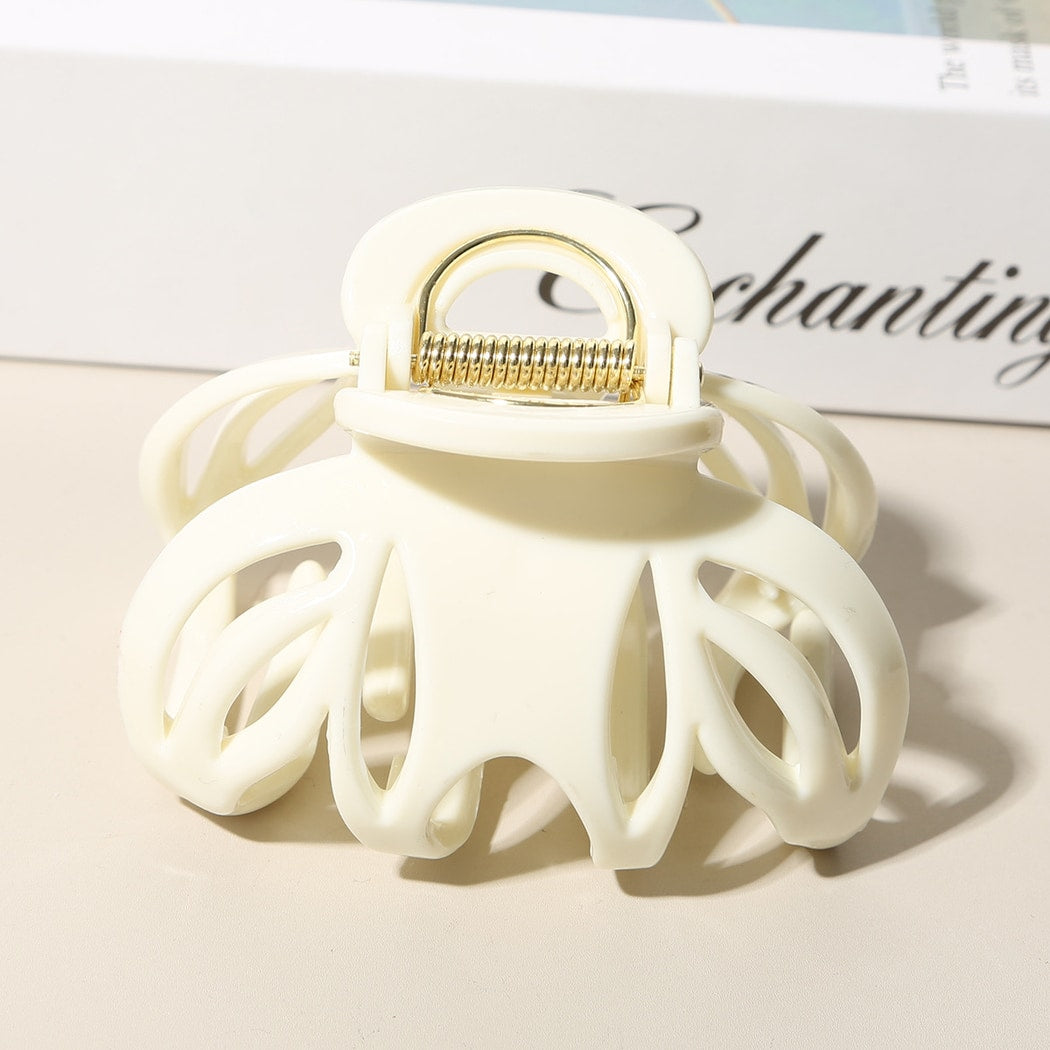 Beau - Glossy Openwork Leopard Pattern Claw Clip