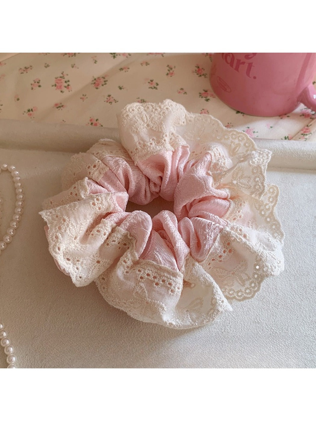 Gifty - Sweet Color-Blocked Scrunchie