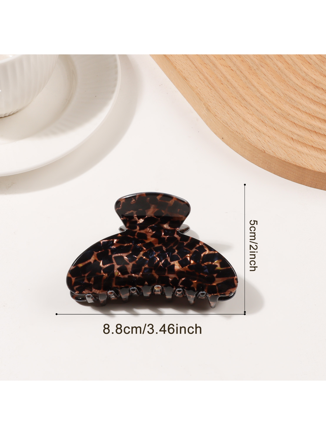 Beau - Retro Textured Geometric Hair Claw Clip