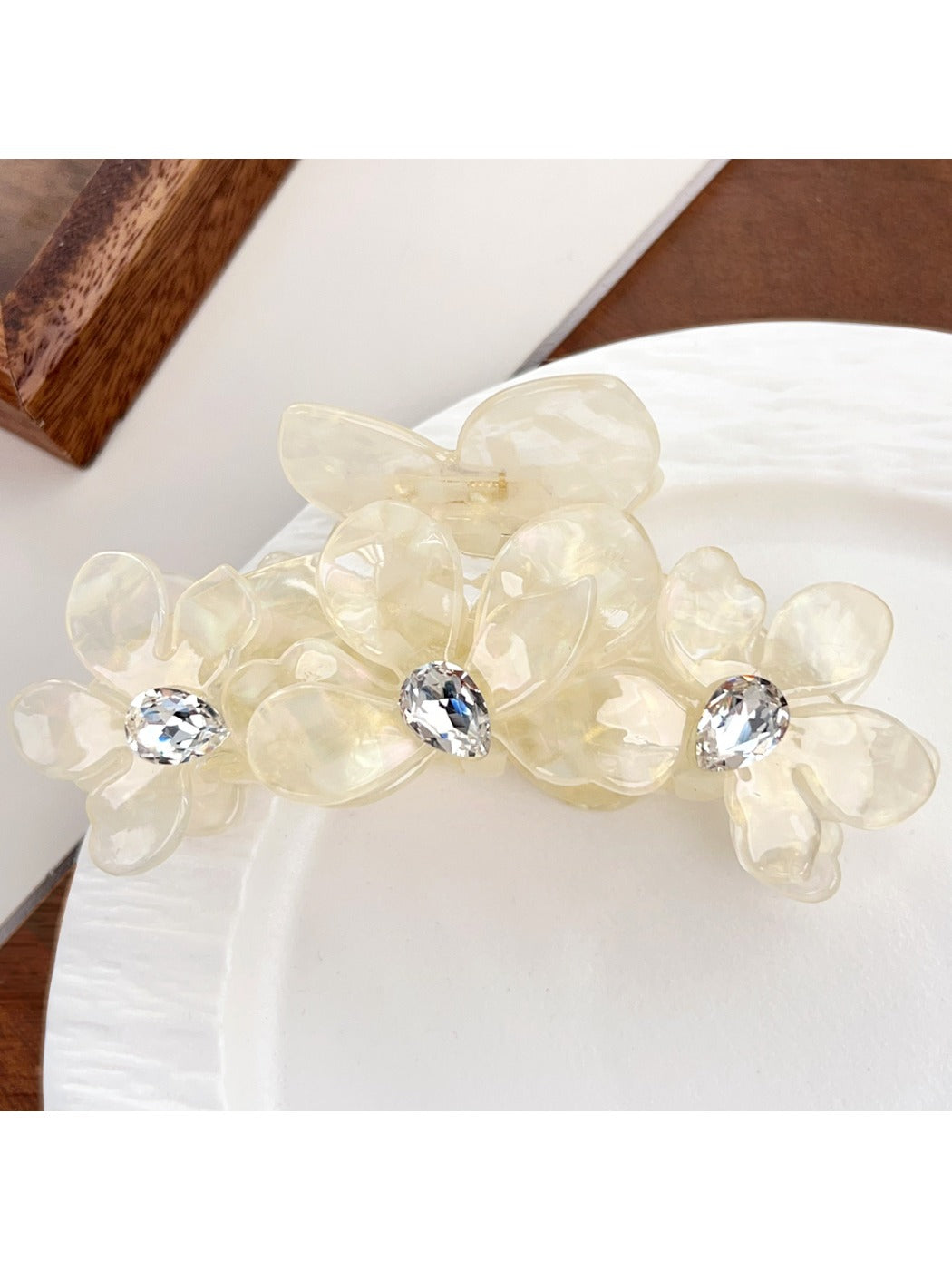 Beau - Cute Flower Shaped Hair Clips