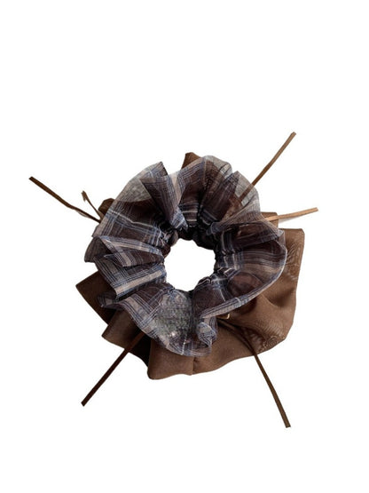 Gifty - Dark-Toned Plaid Pattern Scrunchie