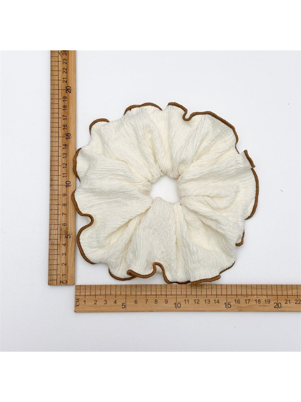 Gifty - Soft Elastic Elegant Serged Scrunchie