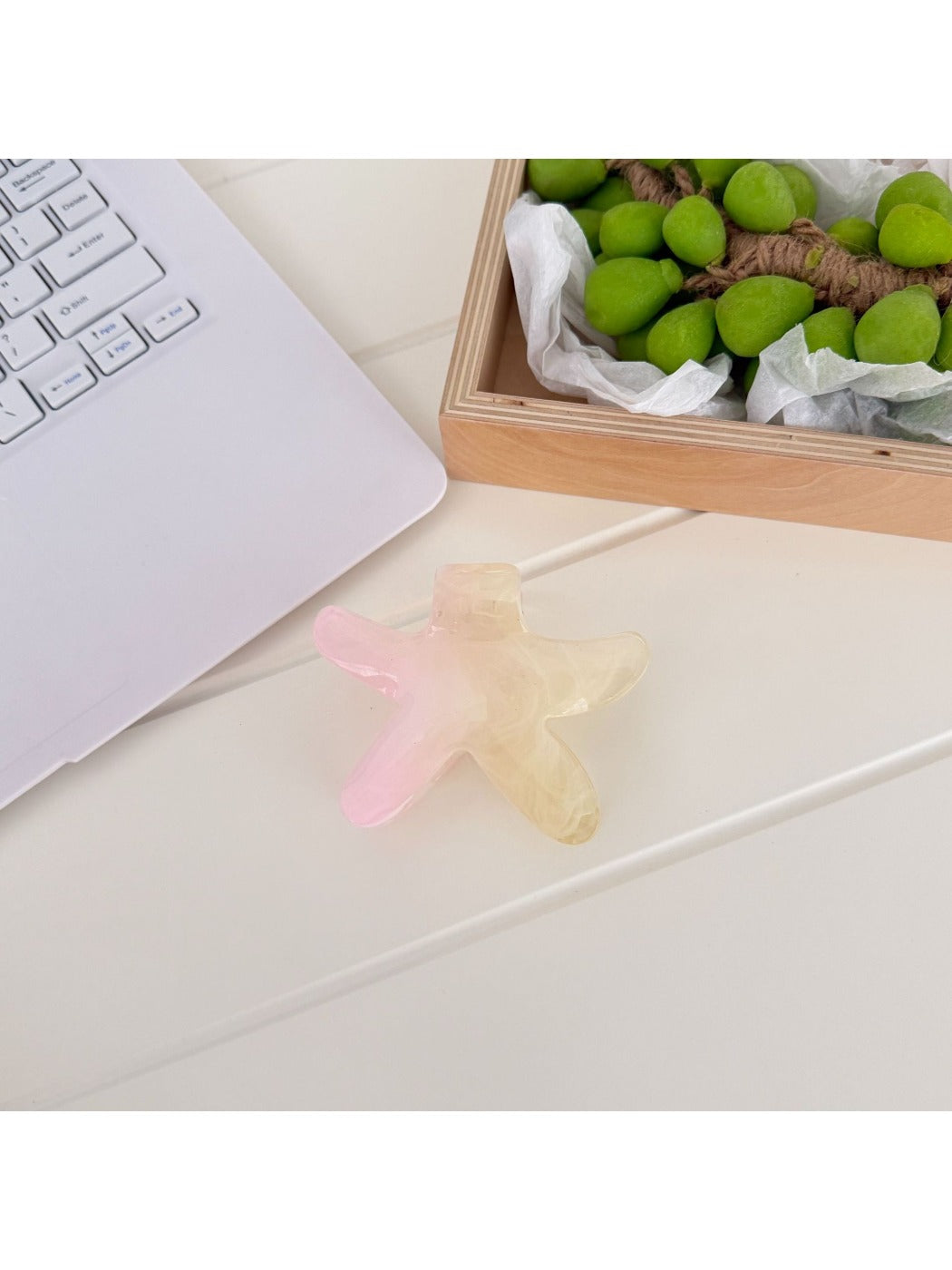 Beau - Sweet Starfish Gradient Gloss Claw Clip