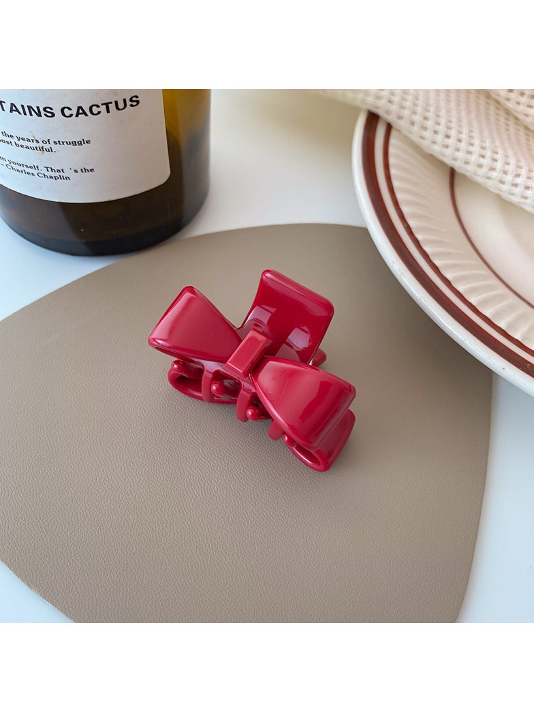 Beau - Small Shark Hair Clip