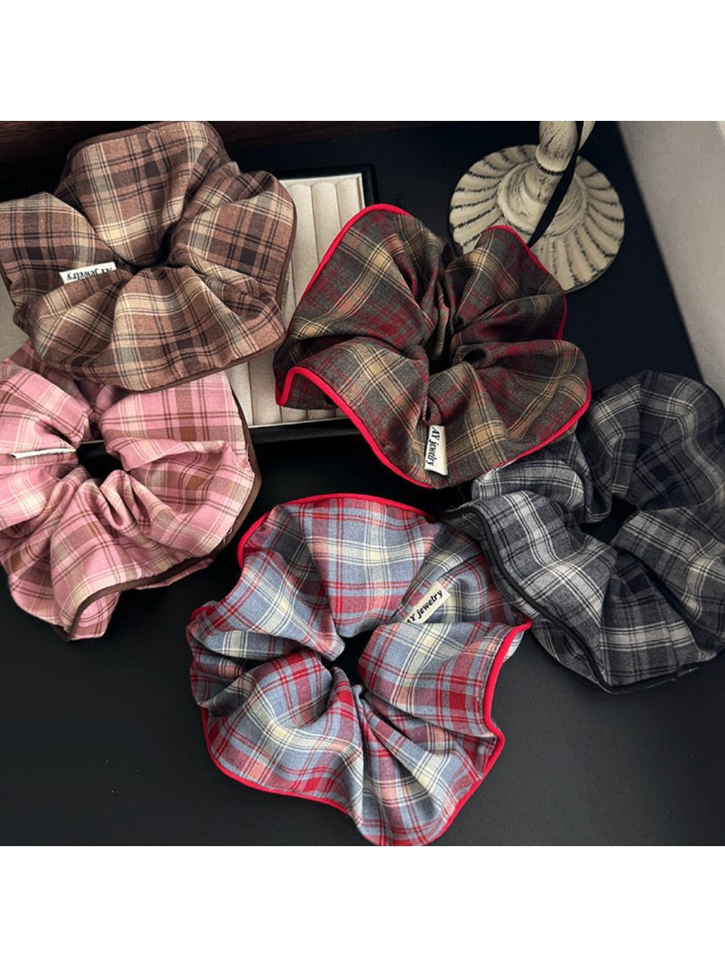 Gifty - Women's Plaid Large Intestine Hair Ring