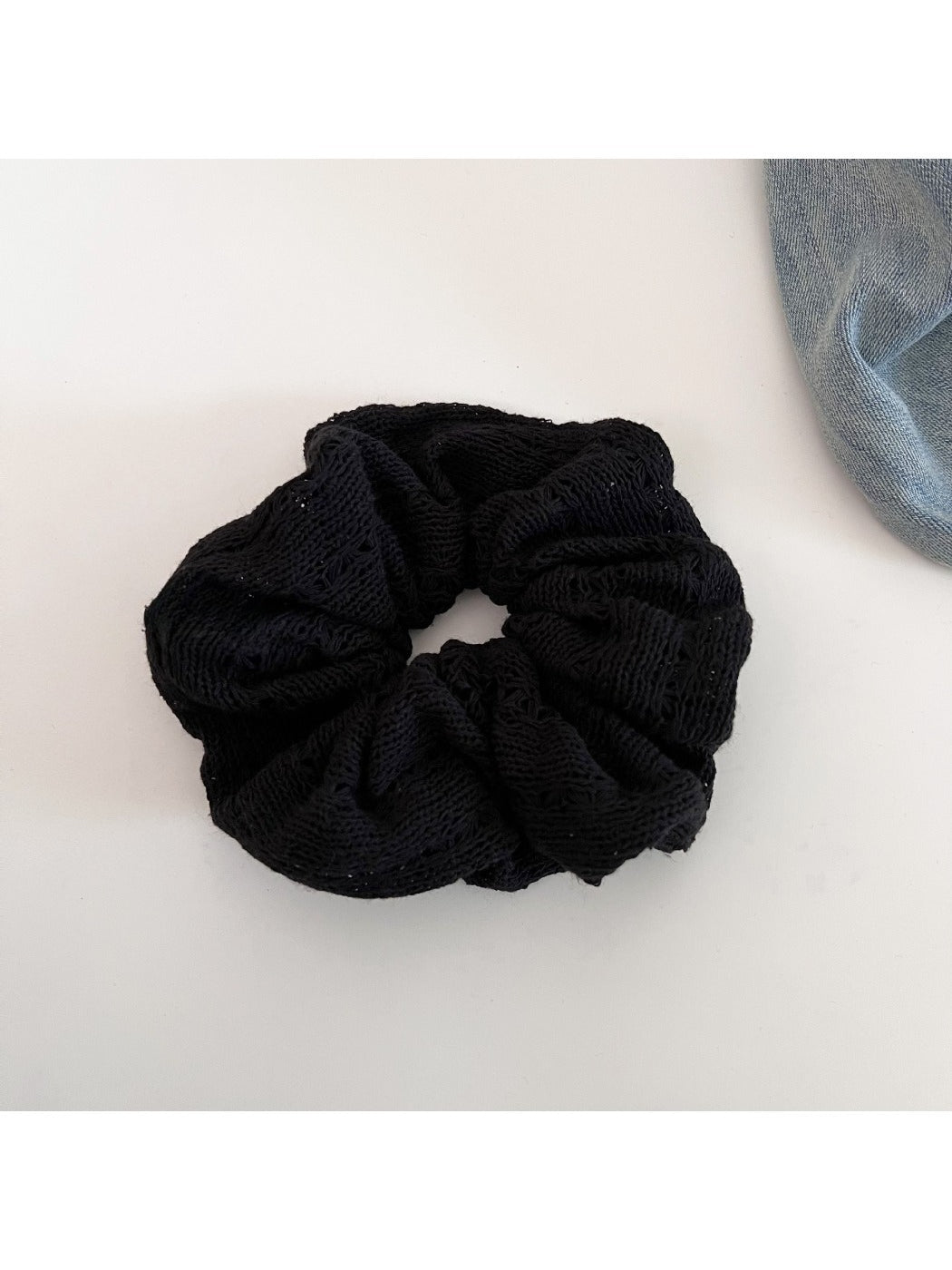 Gifty - Chic Minimalist Knit Scrunchie