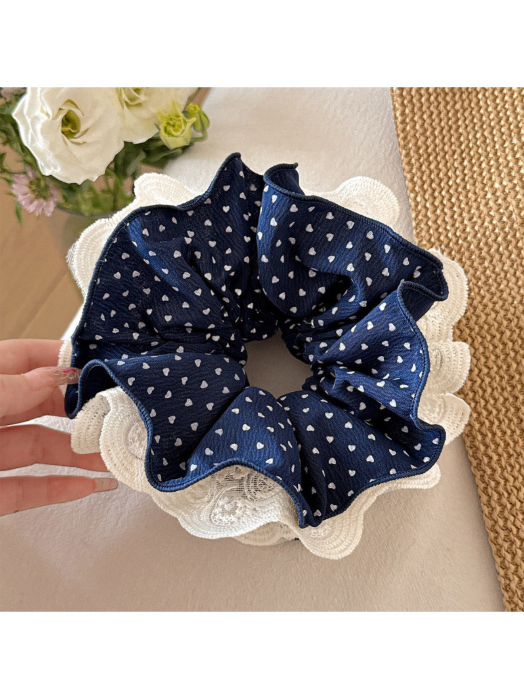 Gifty - Chic Heart Print Lace Scrunchie