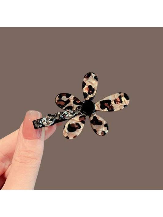 Beau - Elegant Five-Petaled Flower Hair Clip