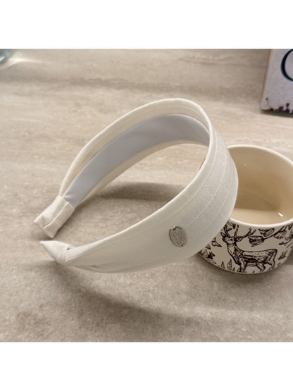 Gifty headband packaging with branding and product details